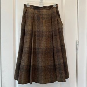 Laird-Portch made in Scotland wool skirt